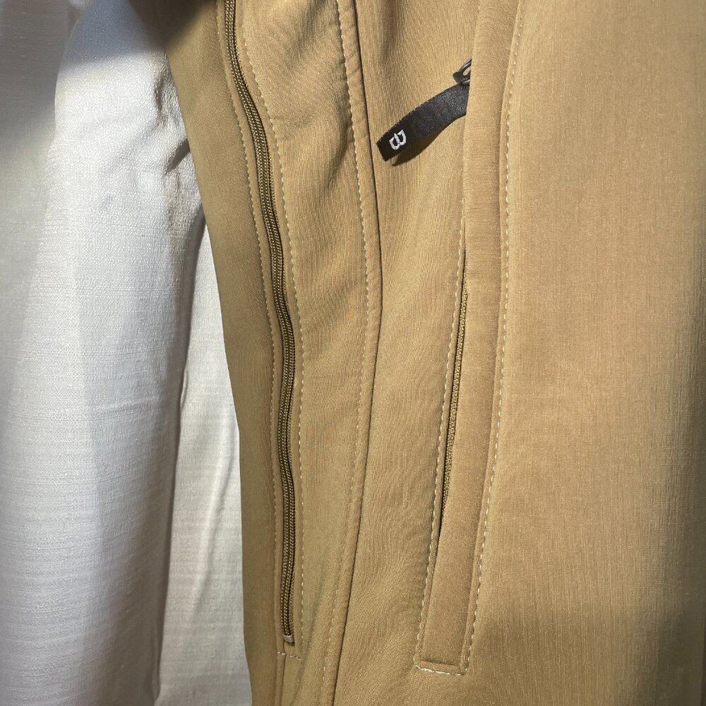JA7030- Beyond Clothing L5 Cold Fusion Softshell Jacket- Large - Picture 14 of 16